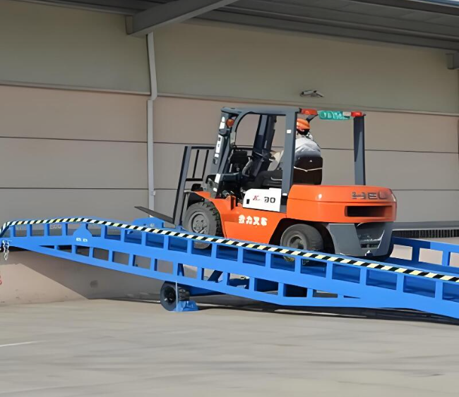 南通移动式卸货平台（叉车用）